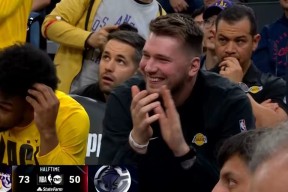 蒂姆重返赛场，大比分获胜首场状态出色，湖人观众沸腾！气势如虹延续的简单介绍