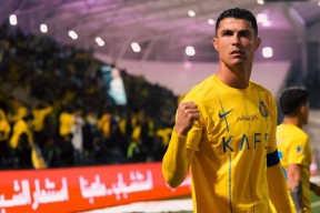 美国队不断突破！，C罗连续二十场比赛得分超过比赛规则变更再创辉煌时刻的简单介绍