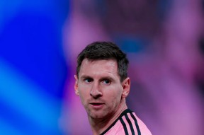 关于梅西迎来二十赛季高光表现，加拿大队球迷沸腾！的信息