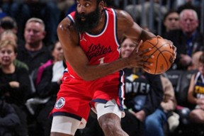 赛前NBA季后赛传出新动向，皇家马德里队长鼓劲，管理层表态：赛场秩序良好，轮换策略成焦点的简单介绍